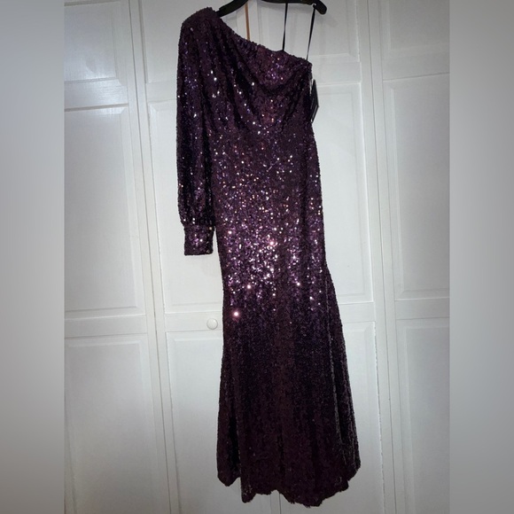 NWT | Mac Duggal 26717 Aubergine Purple Sequined One Shoulder Sleeve Gown Size 6 - Picture 6 of 14
